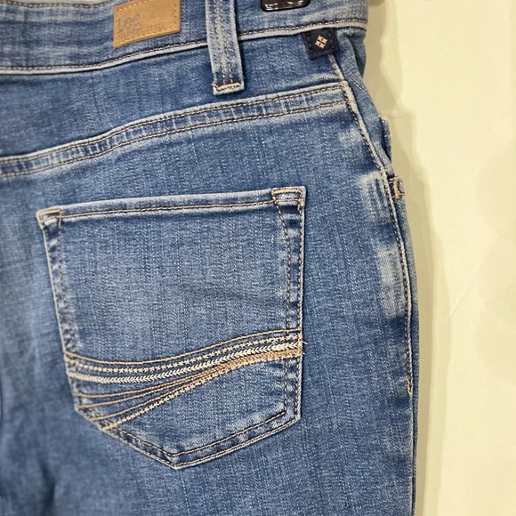 Lee Platinum Label Barely Bootcut Size 6 - Picture 4 of 5